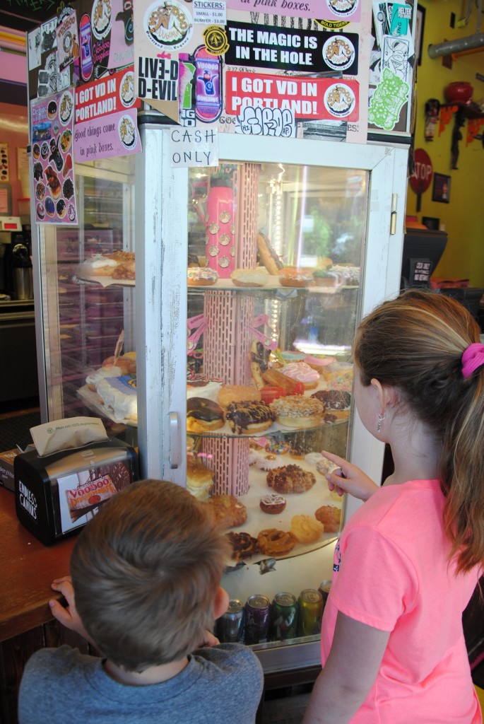 Svære beslutninger ved Voodoo Doughnuts